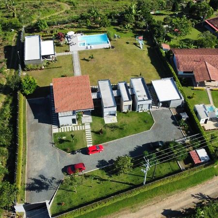 Torcaza Casa De Campo Quimbaya Exterior foto